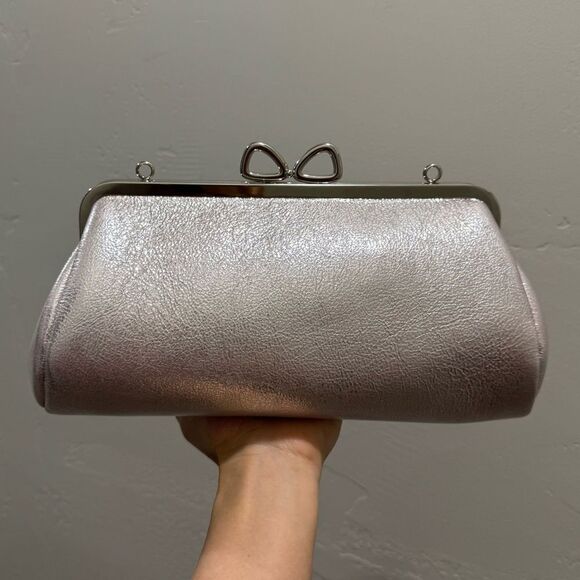 Metallic Pink Cowhide Leather Bowknot Shaped Kisslock Baguette Bag & Multi Use - Picture 4 of 16